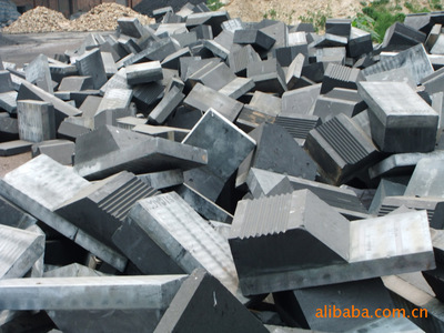 洛陽政航爐料 專業(yè)供應(yīng)重鈣粉、微硅粉、石墨粉及各類耐火材料